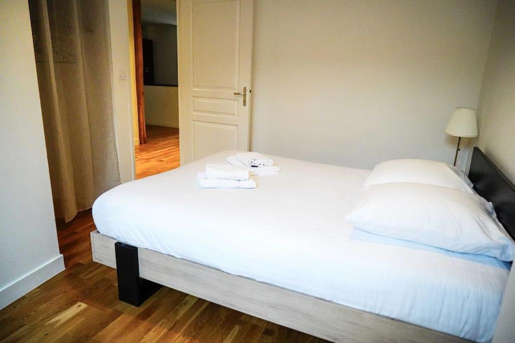 Le Rive Hugo • Elegance & Art De Vivre Apartment ชาโตรูซ์ ภายนอก รูปภาพ