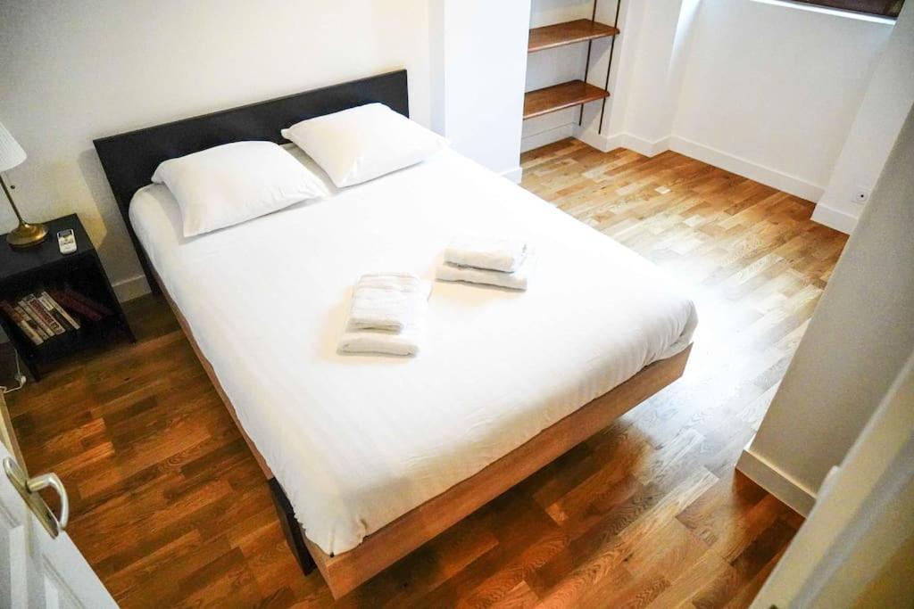 Le Rive Hugo • Elegance & Art De Vivre Apartment ชาโตรูซ์ ภายนอก รูปภาพ