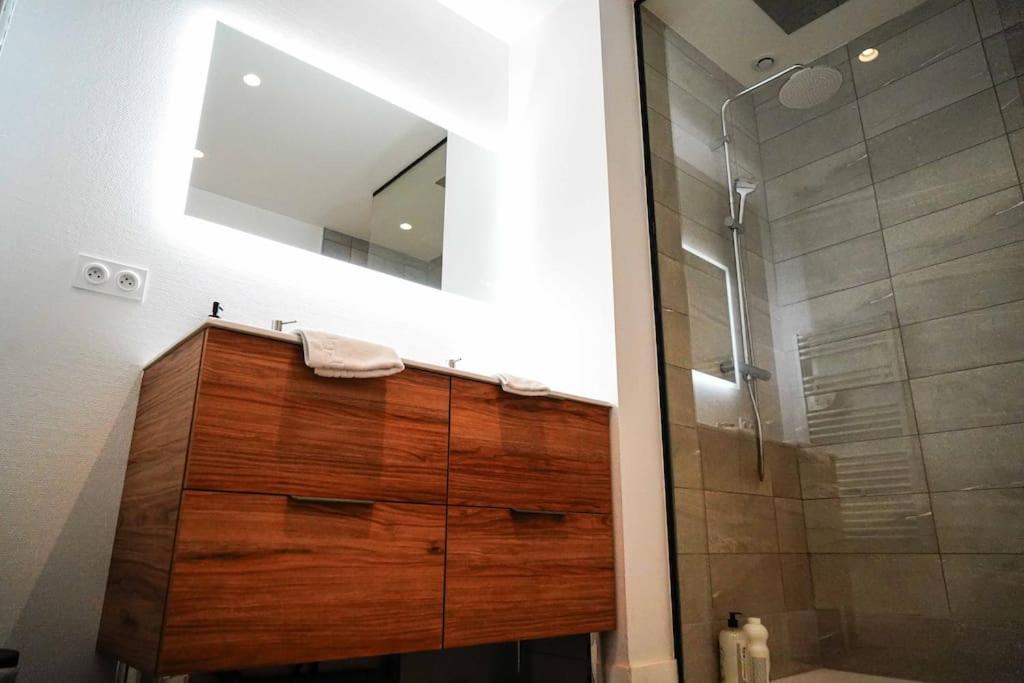 Le Rive Hugo • Elegance & Art De Vivre Apartment ชาโตรูซ์ ภายนอก รูปภาพ